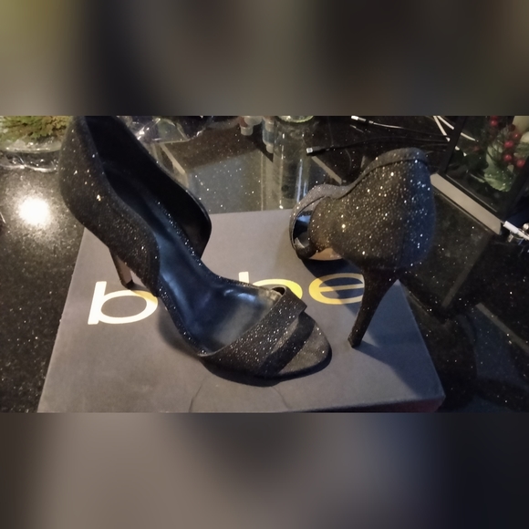 Bebe - Picture 3 of 6